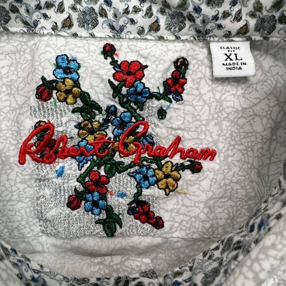 Robert Graham Button Front Shirt with Contrasting Cuffs - Picture 5 of 7